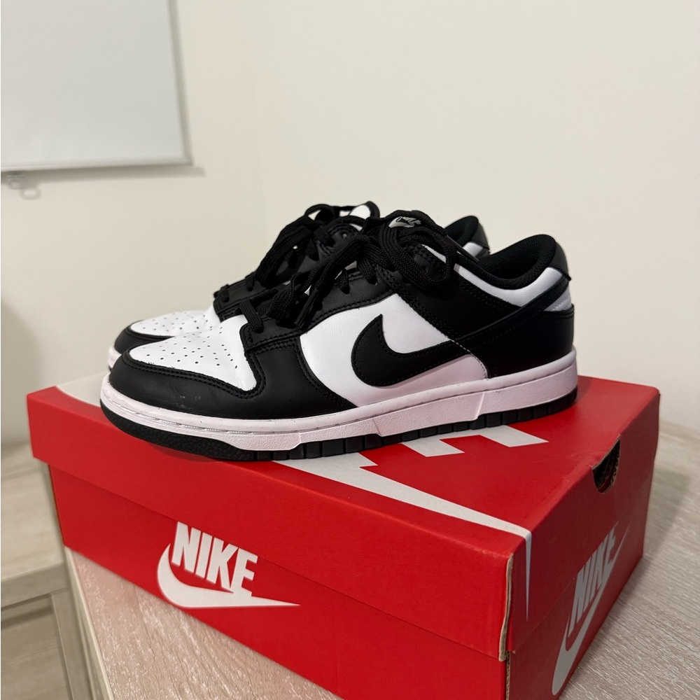 Nike Panda sneakers black and white